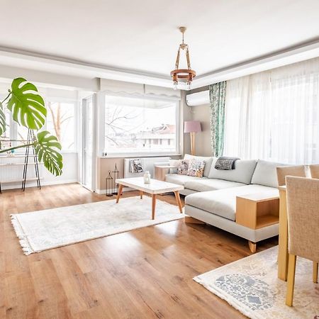 Vibrant Flat With Balcony In Maltepe Lägenhet Istanbul Exteriör bild