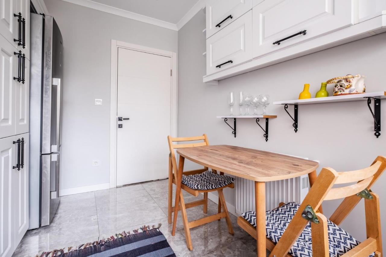 Vibrant Flat With Balcony In Maltepe Lägenhet Istanbul Exteriör bild