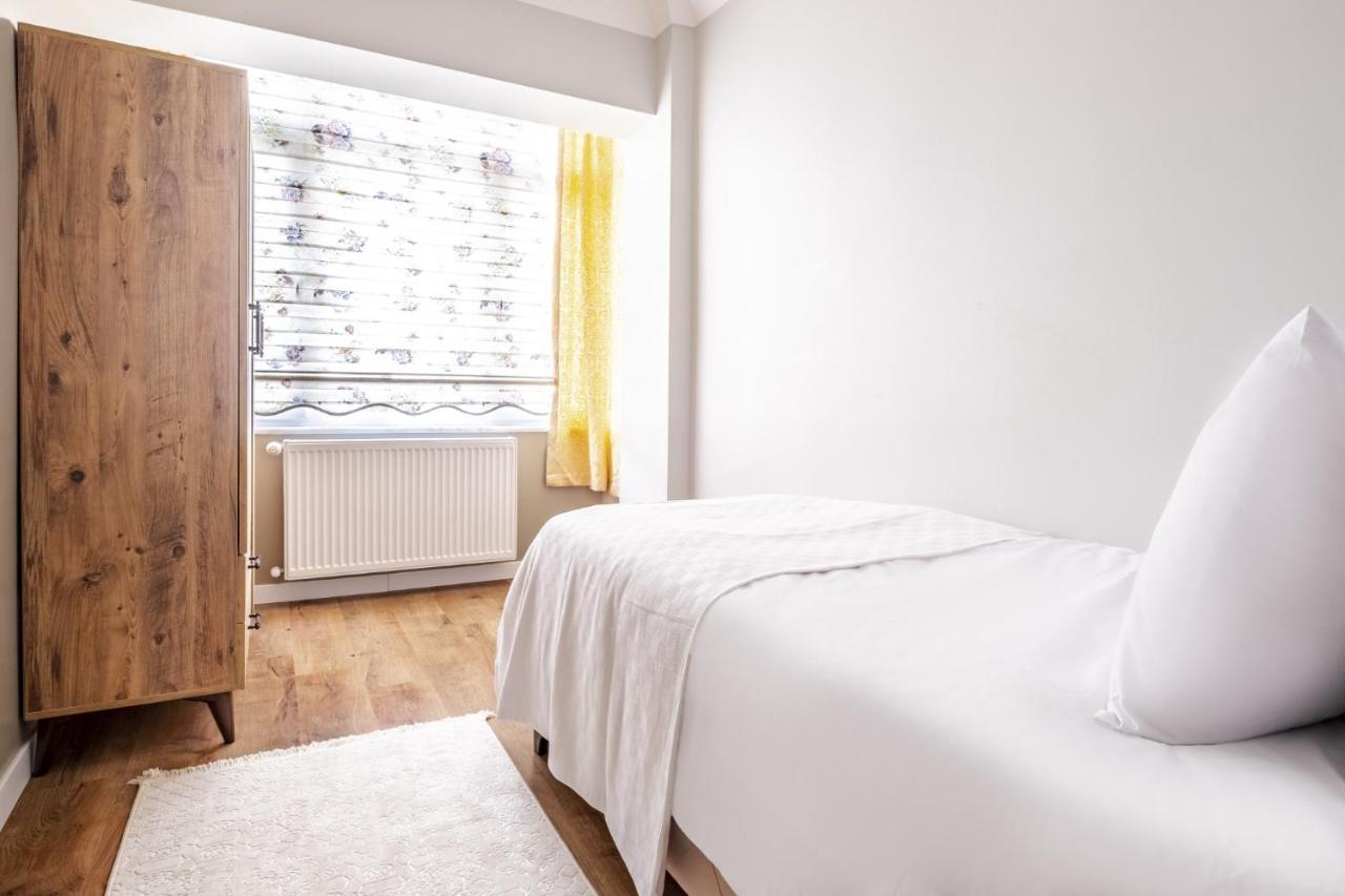Vibrant Flat With Balcony In Maltepe Lägenhet Istanbul Exteriör bild